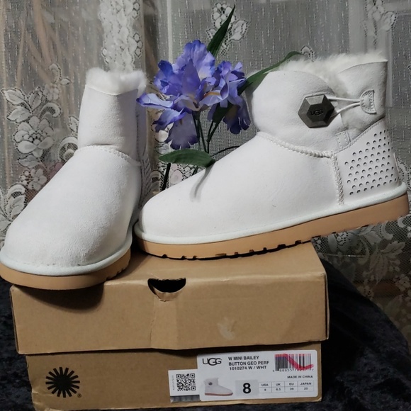 UGG Shoes - NWT & box WINTER WHITE UGG BOOTS SIZE 8 GORGEOUS!!